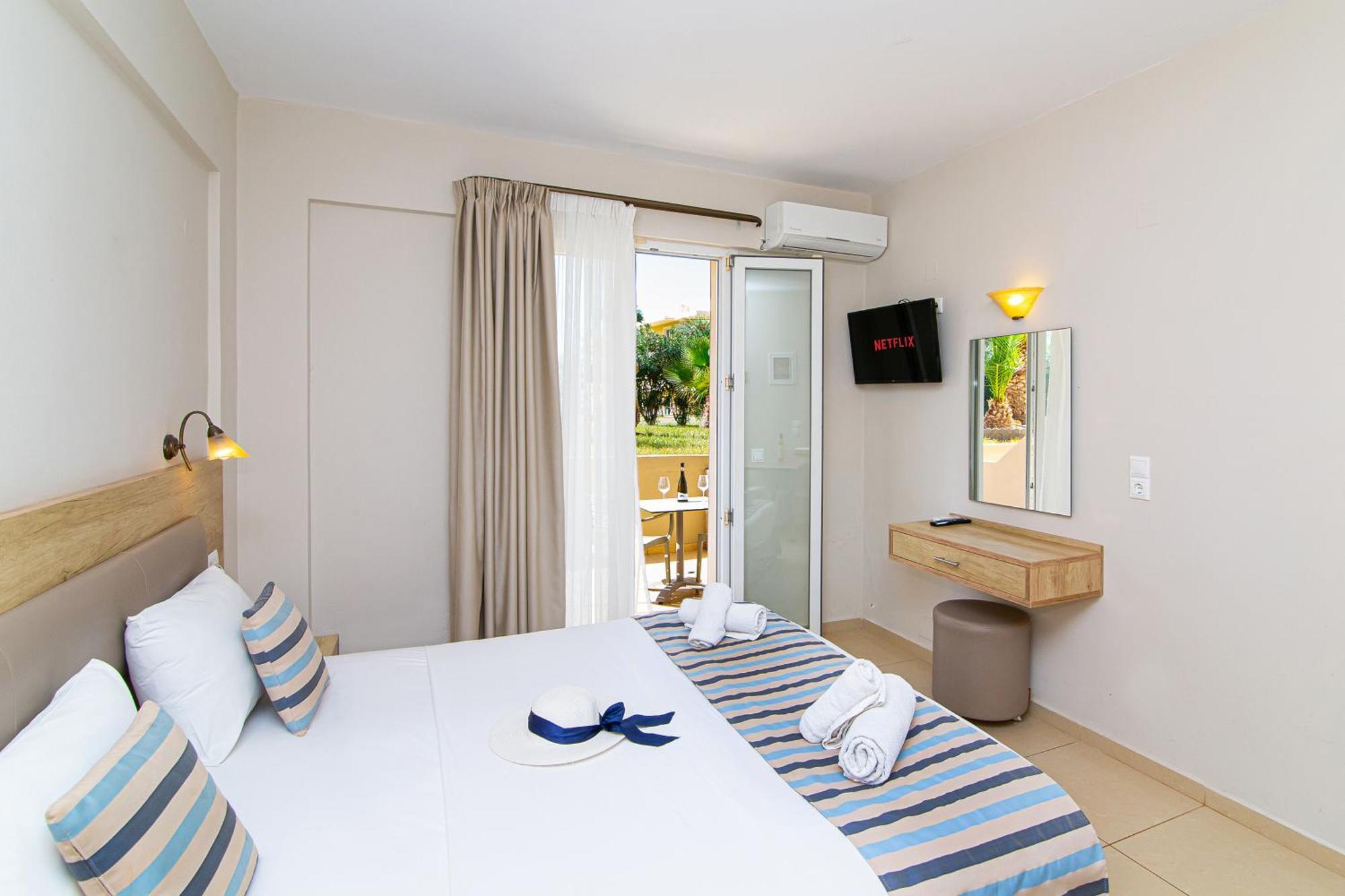 Theo Star Beach Hotel Malia Eksteriør billede